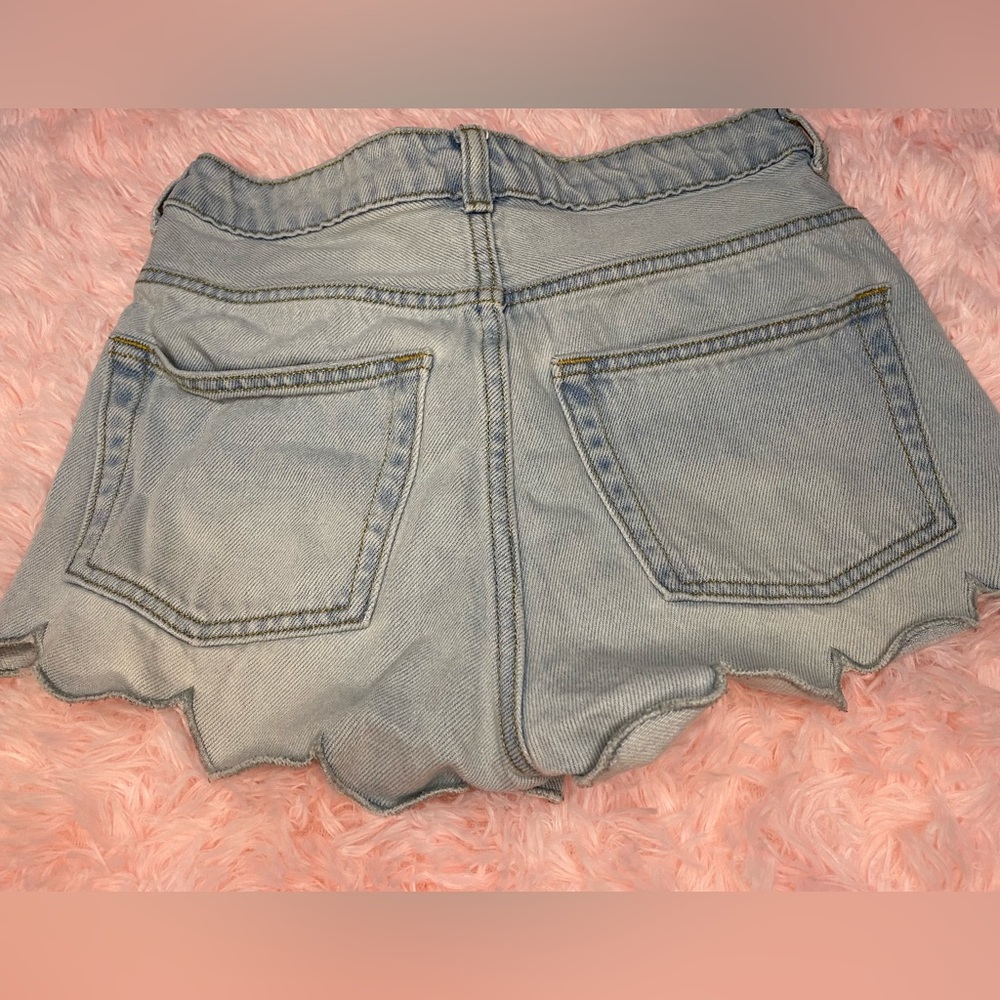 Cut out booty shorts